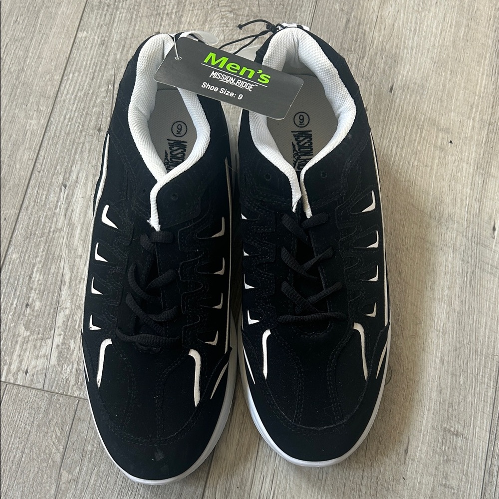 Men's Black and White Casual Lace-Up Sneakers